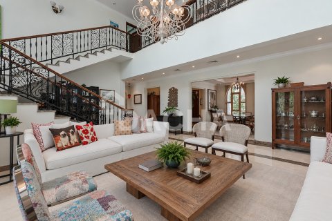 Вилла с 4 спальнями в Jumeirah Islands, ОАЭ №210369 7