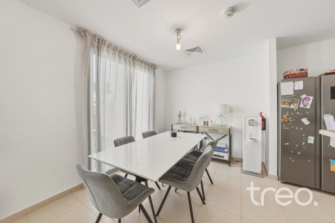 3 bedrooms Townhouse in Noor Townhouses, UAE No. 186685 7