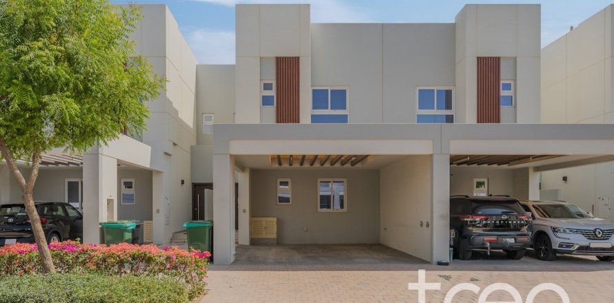 3 bedrooms Townhouse in Dubai, UAE No. 186682