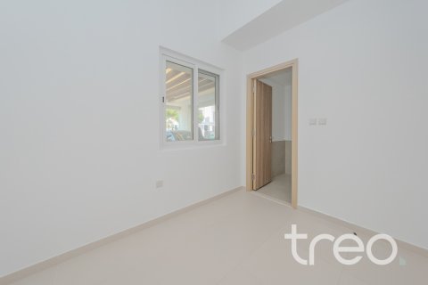 3 bedrooms Townhouse in Dubai, UAE No. 186682 9