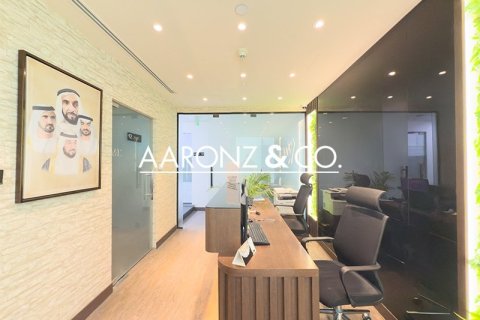 148m² Office in Jumeirah Lake Towers, UAE No. 109387 9