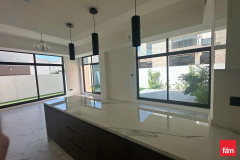 Villa de 4 dormitorios en Dubai, UAE No. 163882 14
