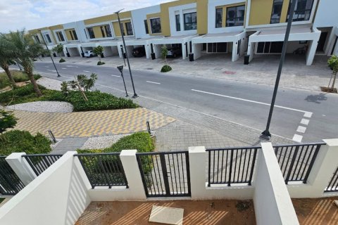 2 bedrooms Townhouse in Ras Al Khaimah, UAE No. 184145 4