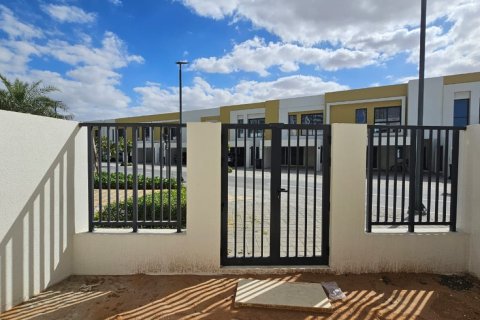2 bedrooms Townhouse in Ras Al Khaimah, UAE No. 184145 5