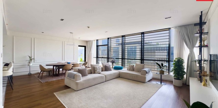 3 bedrooms Apartment in Al Wasl, UAE No. 116858