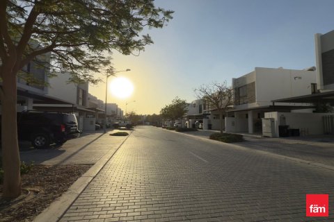 Townhouse de 4 dormitorios  No. 112032 25