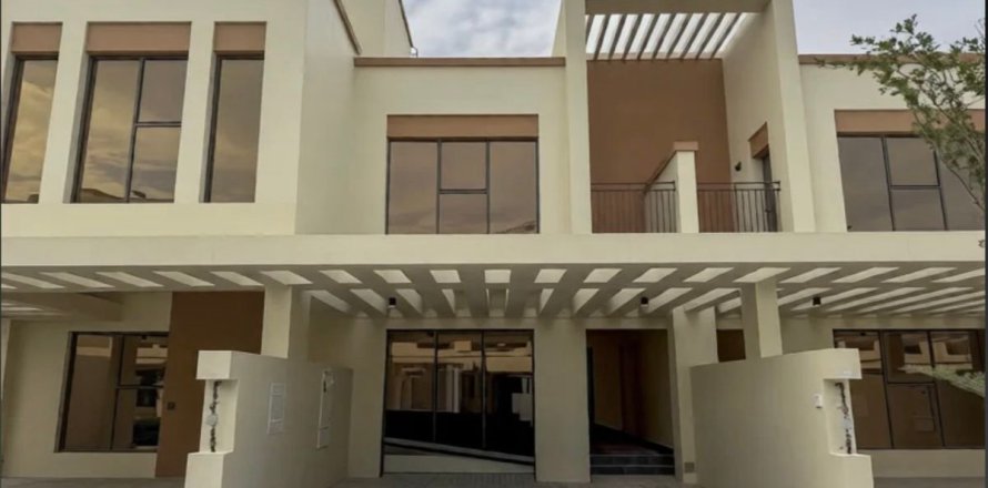 4 bedrooms Townhouse in Dubai, UAE No. 198387