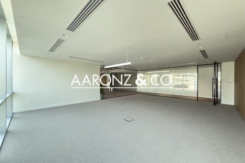 Office de 353m² en Sheikh Zayed Road, UAE No. 132982 3