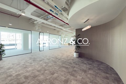 Office de 353m² en Sheikh Zayed Road, UAE No. 132982 11