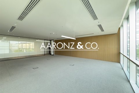 Office de 353m² en Sheikh Zayed Road, UAE No. 132982 13