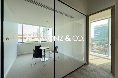 Office de 353m² en Sheikh Zayed Road, UAE No. 132982 7