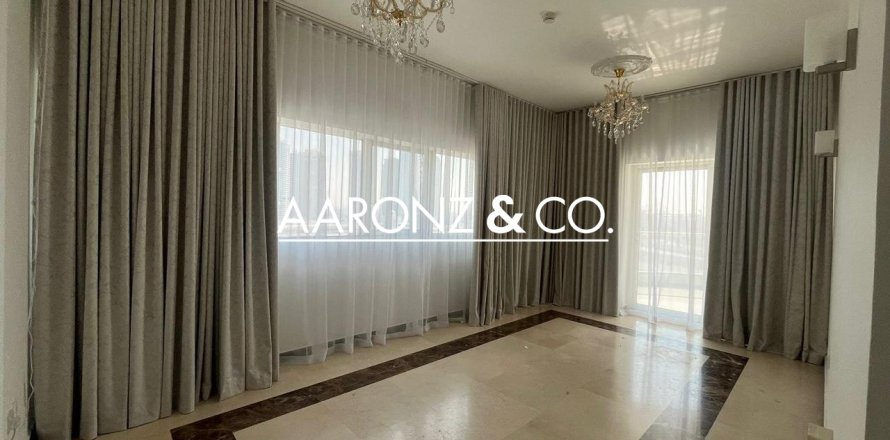 Квартира с 2 спальнями  №132978