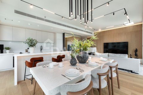 Apartment de 3 dormitorios en EMAAR Beachfront, UAE No. 155381