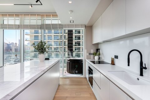 3 bedrooms Apartment in EMAAR Beachfront, UAE No. 155381 15