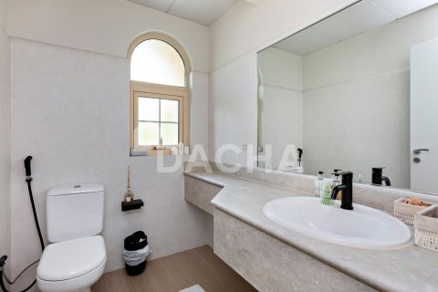 Вилла с 4 спальнями в Jumeirah Islands, ОАЭ №155387 8