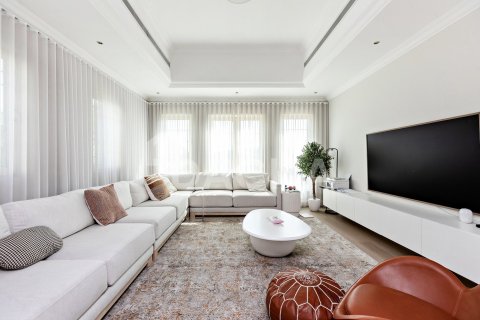 Вилла с 4 спальнями в Jumeirah Islands, ОАЭ №155387 4