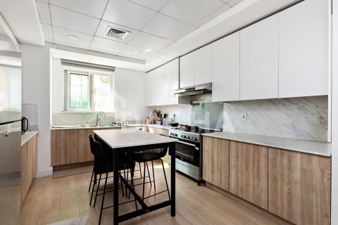 Вилла с 4 спальнями в Jumeirah Islands, ОАЭ №155387 20