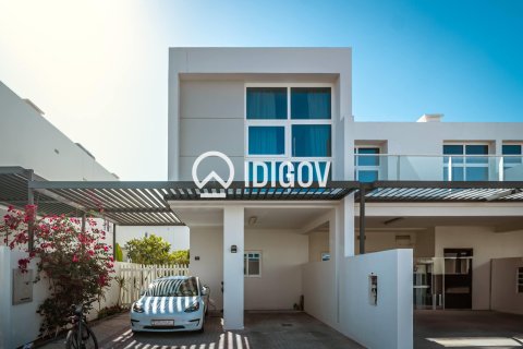 3 bedrooms Townhouse in Dubai, UAE No. 184678