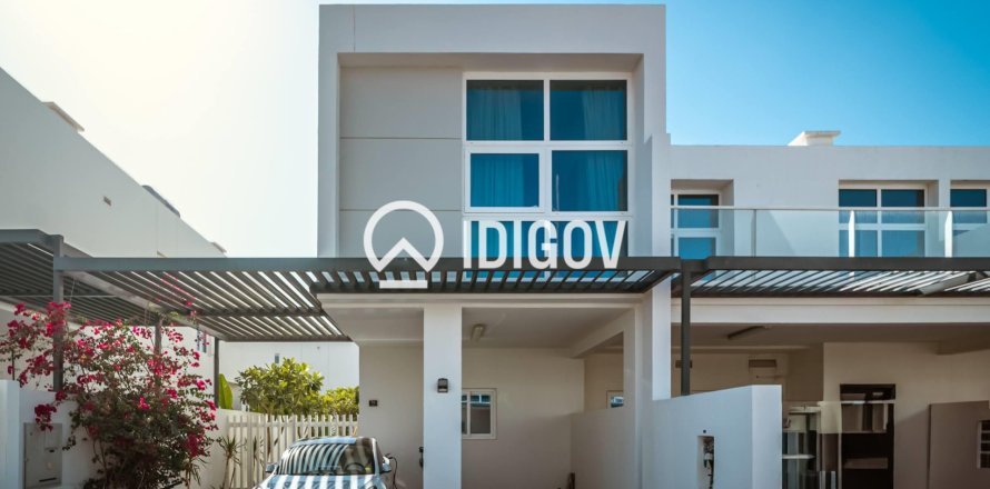 3 bedrooms Townhouse in Dubai, UAE No. 184678