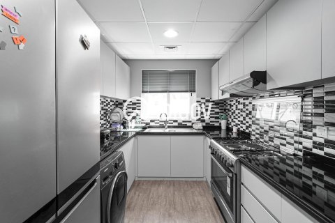 3 bedrooms Townhouse in Dubai, UAE No. 184678 6