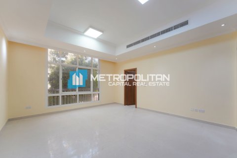 8 bedrooms Villa in Khalifa City, UAE No. 91753 11