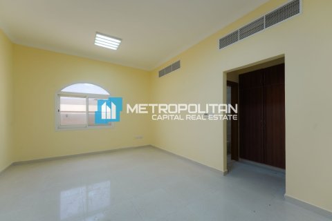 8 bedrooms Villa in Khalifa City, UAE No. 91753 10