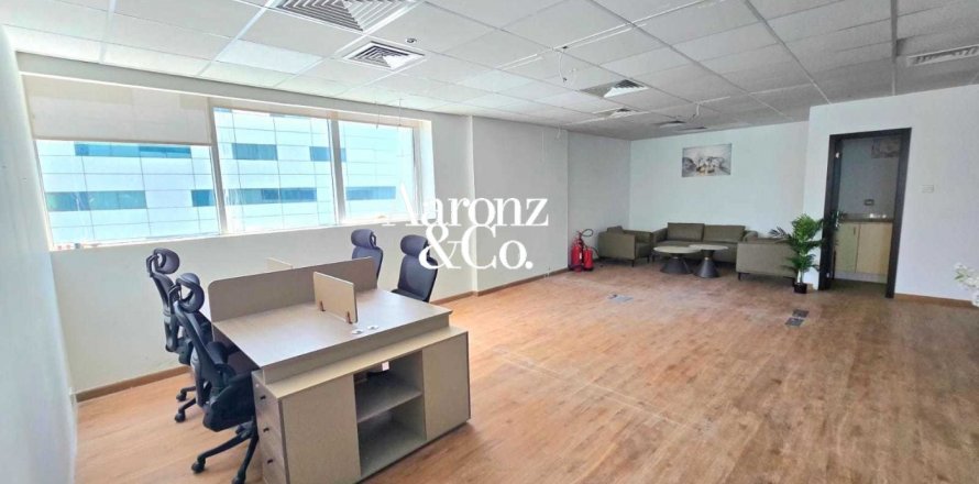 134m² Office in Business Bay, UAE No. 163364
