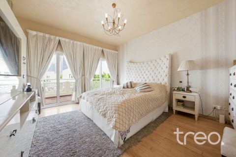 4 bedrooms Villa in Meadows 1, UAE No. 203818 12