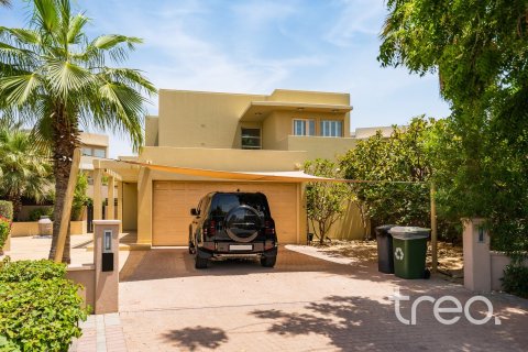 3 bedrooms Villa in Arabian Ranches, UAE No. 203819 24