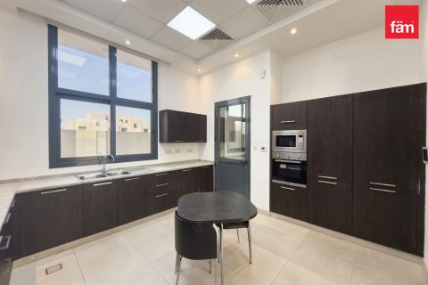 5 bedrooms Villa in Al Barsha, UAE No. 142325 12