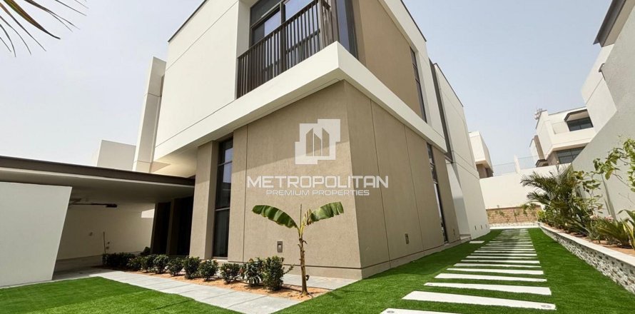 4 bedrooms Villa  No. 129695