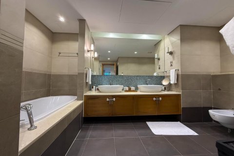 Квартира с 2 спальнями в Marina Residences, ОАЭ №101652 10