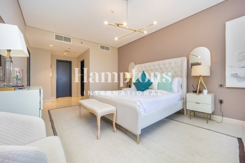 Квартира с 2 спальнями в FIVE Palm Jumeirah, ОАЭ №142156 19