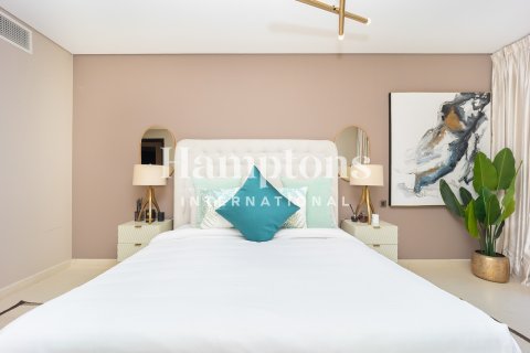 Квартира с 2 спальнями в FIVE Palm Jumeirah, ОАЭ №142156 16