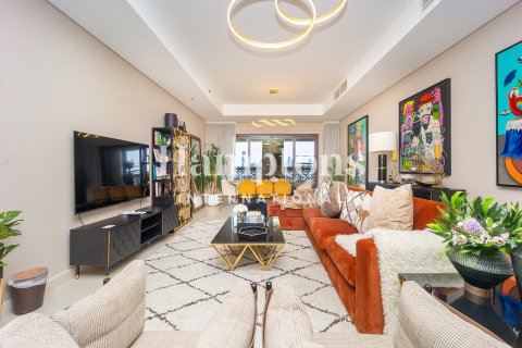 Квартира с 2 спальнями в FIVE Palm Jumeirah, ОАЭ №142156 8