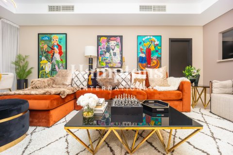 Квартира с 2 спальнями в FIVE Palm Jumeirah, ОАЭ №142156 11