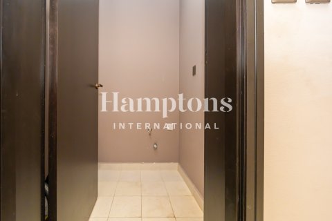 Квартира с 2 спальнями в FIVE Palm Jumeirah, ОАЭ №142156 14