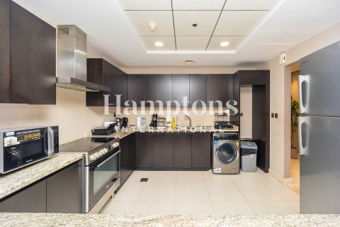 Квартира с 2 спальнями в FIVE Palm Jumeirah, ОАЭ №142156 28