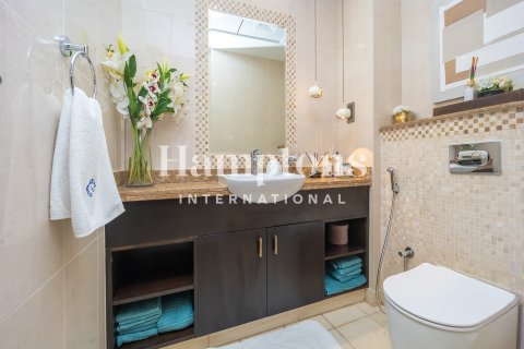 Квартира с 2 спальнями в FIVE Palm Jumeirah, ОАЭ №142156 21