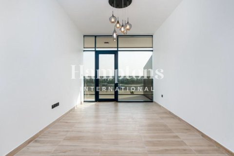 Квартира с 1 спальней в Дубай Студио-Сити, ОАЭ №142157 4