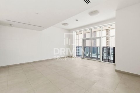 Квартира с 2 спальнями в Marina Arcade Tower, ОАЭ №191576 3