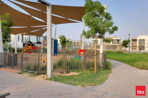 Townhouse de 4 dormitorios No. 126676 19