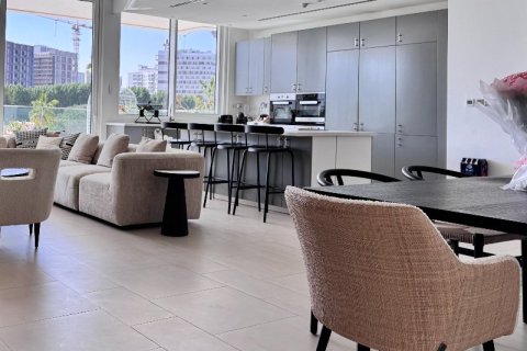 Appartement de 2 chambres à Dubai, UAE No. 143250 3