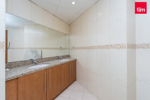 Квартира с 3 спальнями  №111203 28