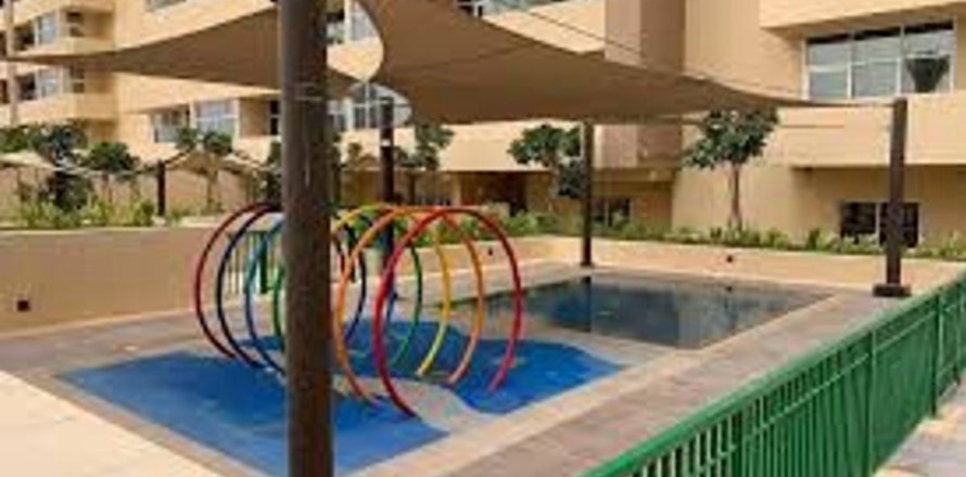 Studio Apartment in Dubai, UAE No. 170086