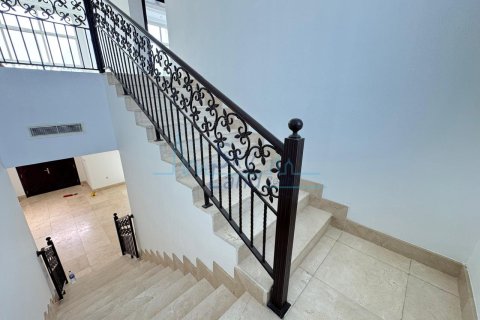 5 غرفة نوم  فيلا  رقم 127100 21