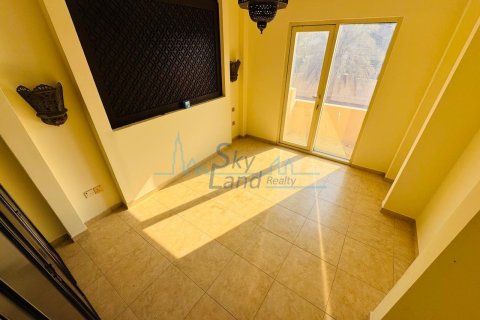 4 غرف نوم فيلا  رقم 127098 32