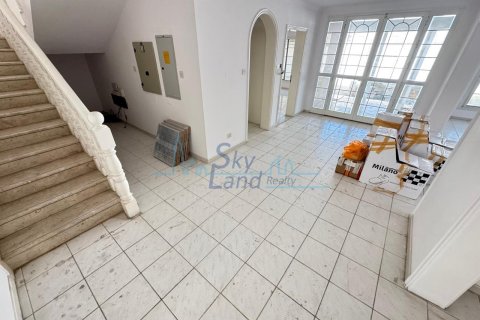 4 غرف نوم فيلا  رقم 127097 31