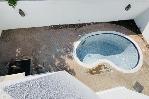 4 غرف نوم فيلا  رقم 127097 7