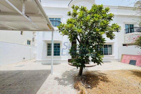 4 غرف نوم فيلا  رقم 127097 6